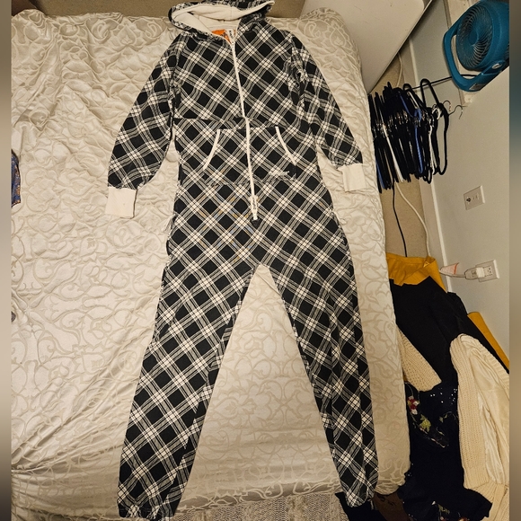 Onesie - Picture 4 of 4